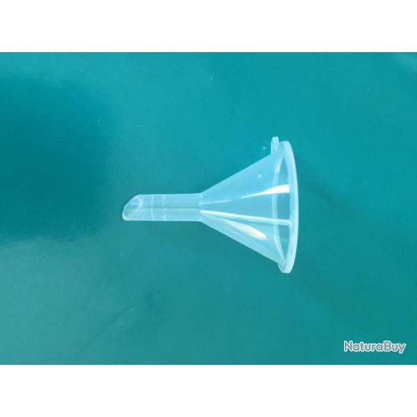 Entonnoir en plastique pour poudre noire