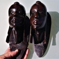 MAGNIFIQUE PAIRE DE SCULPTURES TRIBALES  EN BOIS PRECIEUX D' EB&Ecirc;NE VEINE  ET LOURD EPOQUE 1930//40//