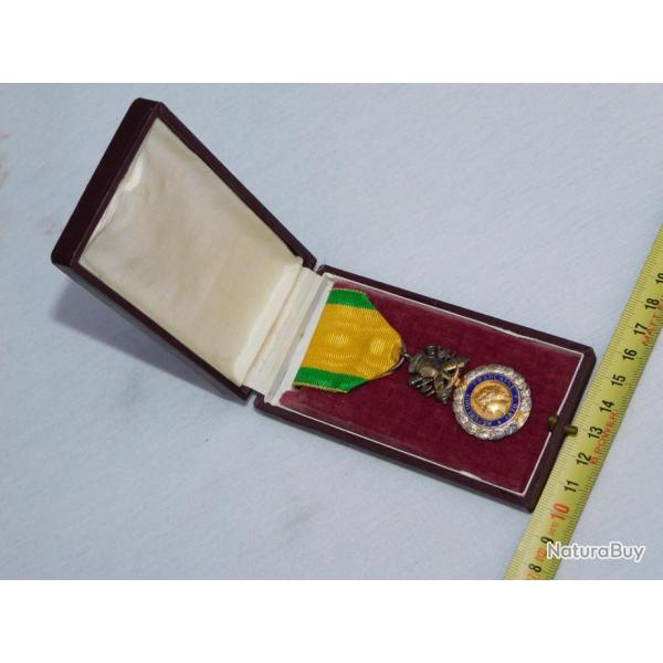 ANCIENNE MEDAILLE MILITAIRE III� REPUBLIQUE + COFFRET  #.7
