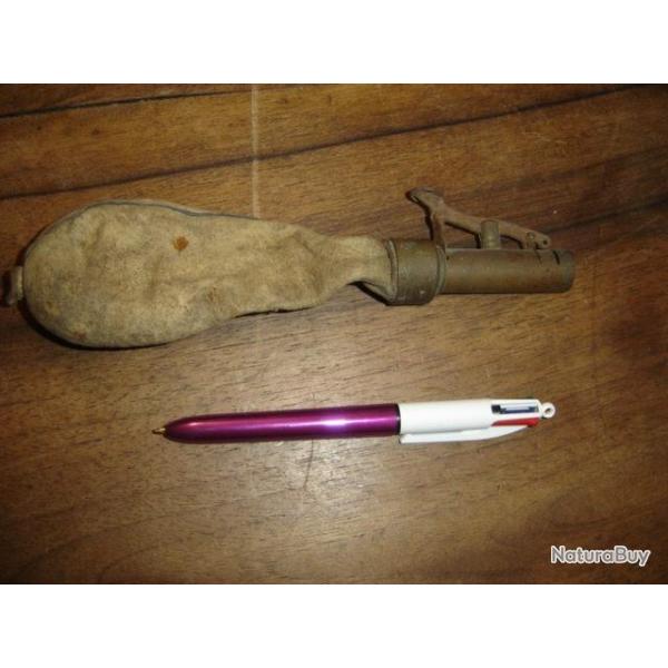 ANCIENNE POCHE A PLOMB petit modle
