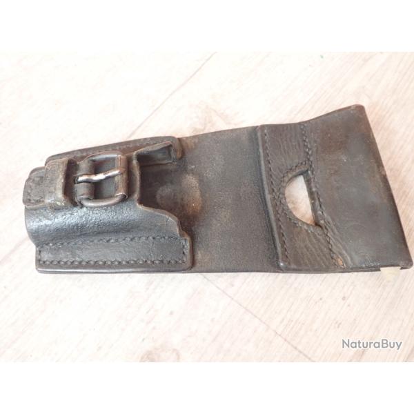 1893 Porte fourreau gros mod�le pour baionnette 1889 suisse ou glaive