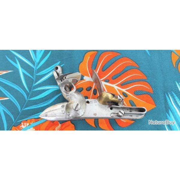 Platine  d'infanterie � silex  1822 poin�onn�e   PL140