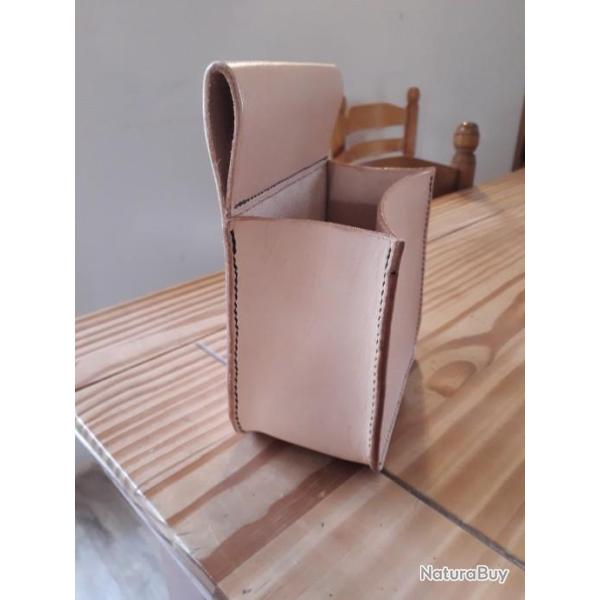 Sacoche cuir (tannage vegetal) ball trap ou poste