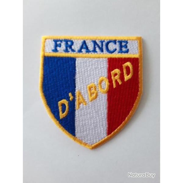 INSIGNE TISSU  "FRANCE D ABORD"