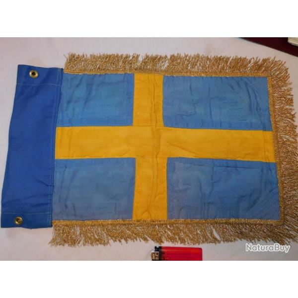 SUEDE : DRAPEAU FANION VOITURE DIPLOMATIQUE