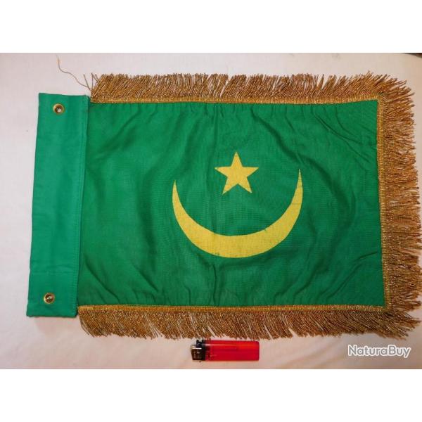 MAURATINIE : DRAPEAU FANION VOITURE DIPLOMATIQUE