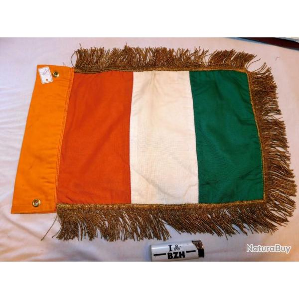 COTE D'IVOIRE  : DRAPEAU FANION VOITURE DIPLOMATIQUE