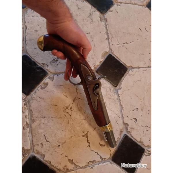 Grand pistolet d'ar�on a silex transform� � percussion
