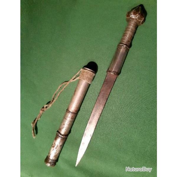 Couteau Shan XIXe Tha� /Siam en argent .ethnique