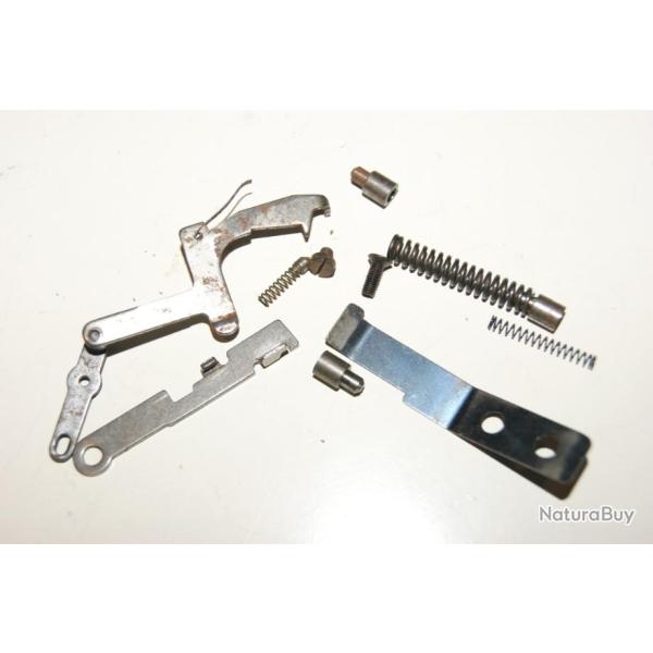 lot de pi�ces detachees de pistolet alarme RECK COMMANDER UMAREX - VENDU PAR JEPERCUTE (S20H26)