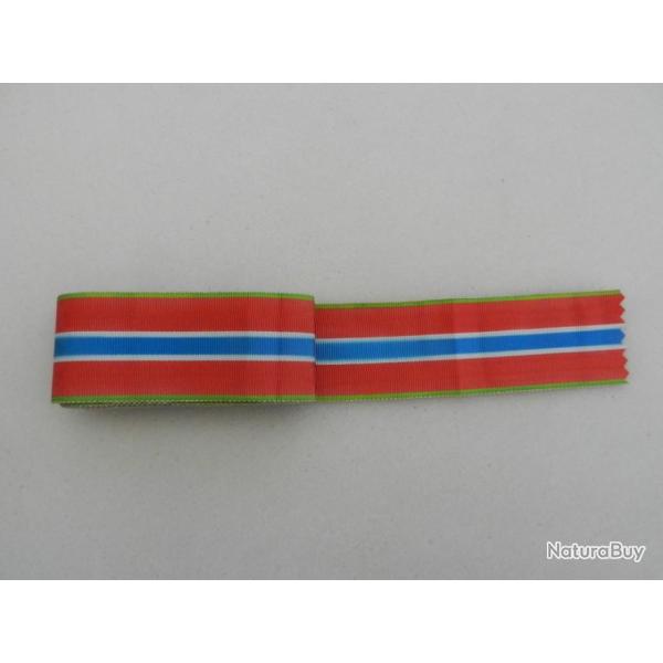 coupe de ruban fran�ais pour m�daille prisonnier civil