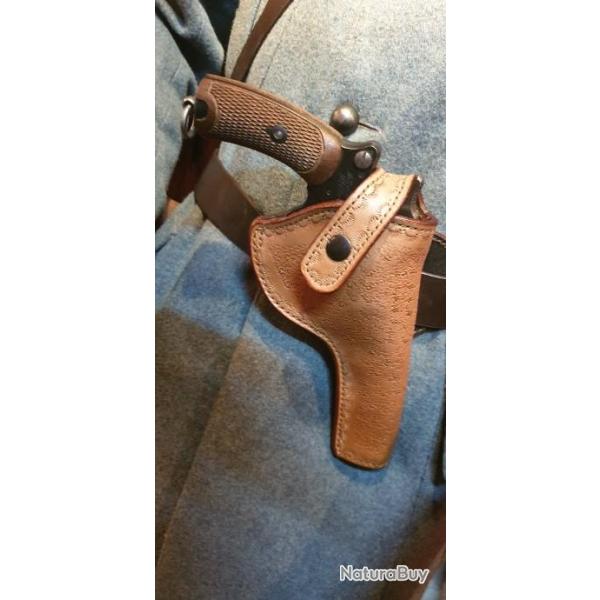 Holster en cuir droitier pour revolver 1892 Fran�ais port discret