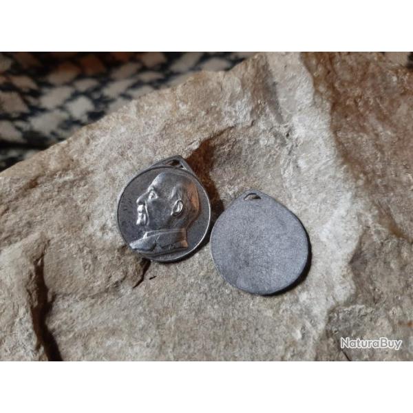 M�daillon du Vainqueur de Verdun ( 18 mm) Reproduction-copy