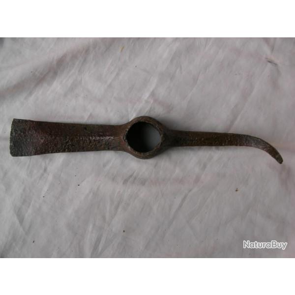 WW1 PIOCHE MILITAIRE DE PIONNIER DE TERRAIN ZONE DE COMBAT WW1 41 CM A BOUT TORDU