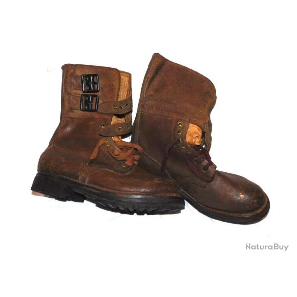 RANGERS ARMEE FRANCAISE MODELE 1952 - NEUVES DE STOCK - ANNEES 1950 - TAILLE 39 - MINERVA CASABLANCA