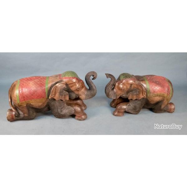 Couple d'�l�phants En Teck Peint