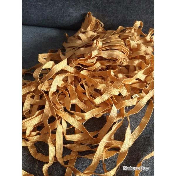 RUBAN DOR� POUR VESTE ALLEMANDE UN METRE.