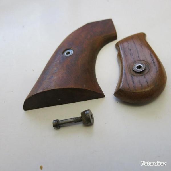 VENDUPAR CUIRASSIER11 N� 3 ROSETTE DE PLAQUETTES DE REVOLVERS DIVERS