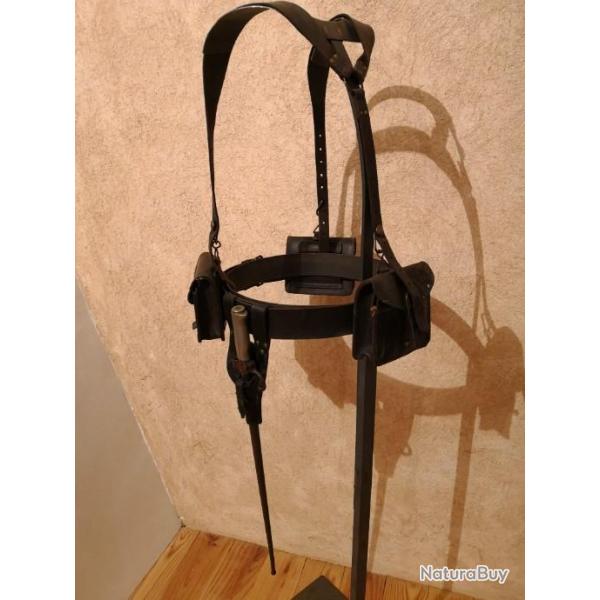 Brelage avec cartouchi�res mod�le 1916