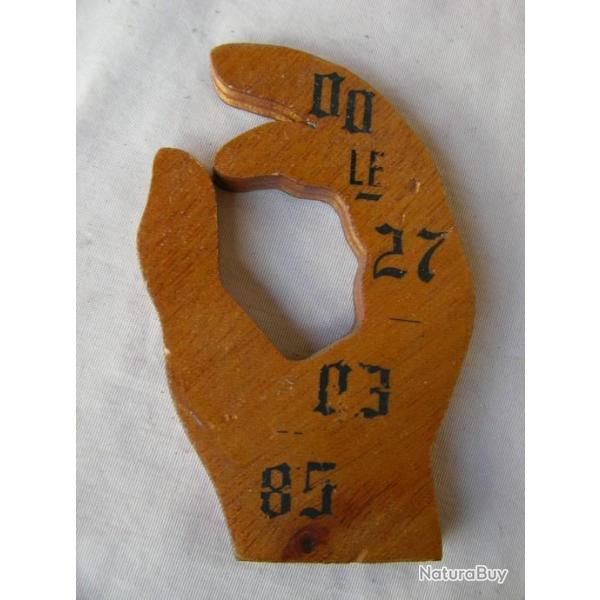 WW2/POSTWAR FRANCE SCULPTURE SUR BOIS LIB�RATION " Z�RO JOUR " RESTANT DE L'APPELL� DU CONTINGENT