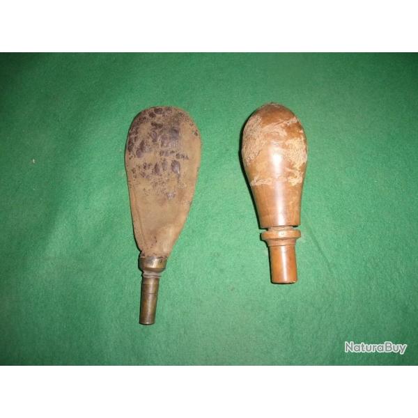 2 ancienne poires � poudre ou plomb