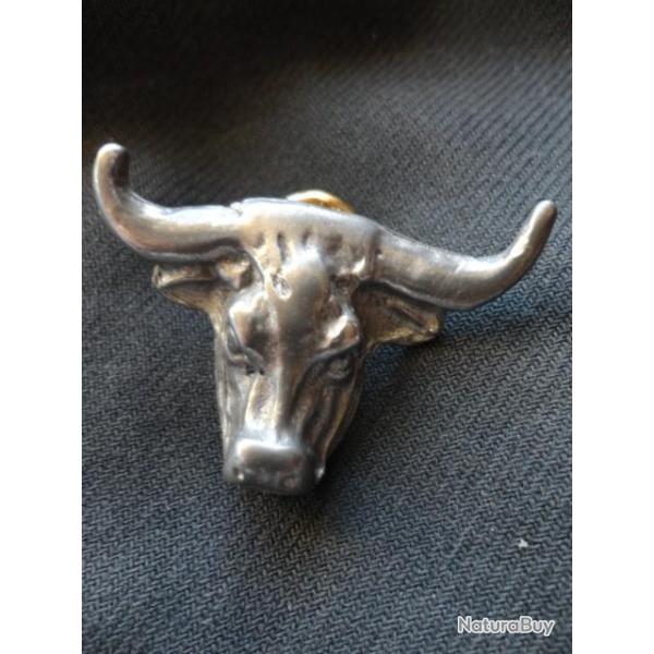 T�te de Taureau fixation par pin's