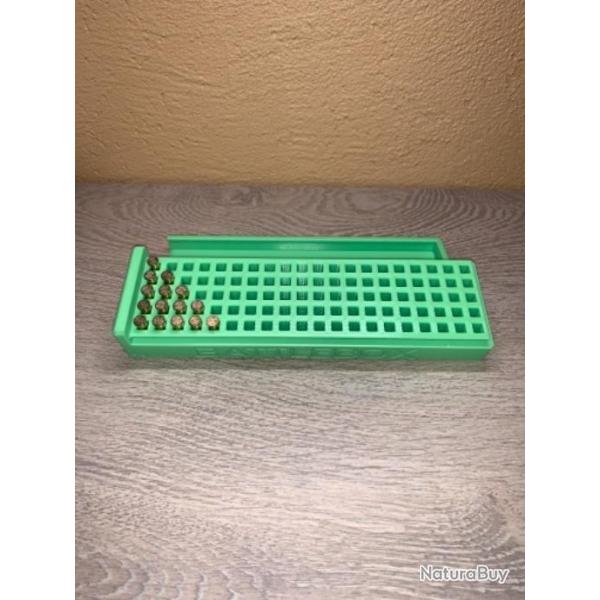 Boite verte claire pour 100 munitions 22 Lr ( long rifle )