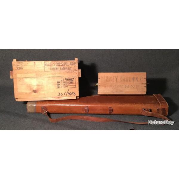 Lot de deux caisses en bois de munitions et un �tui de fusil