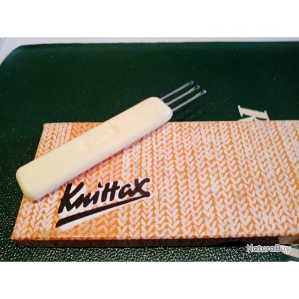 Poin�ons de transfert pour machine � tricoter 3 chas.