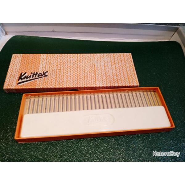 Poin�ons de transfert pour machine � tricoter 33 chas.