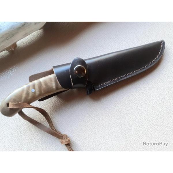 Nouveau  couteau Chasse / Randonne... Boker avec garde