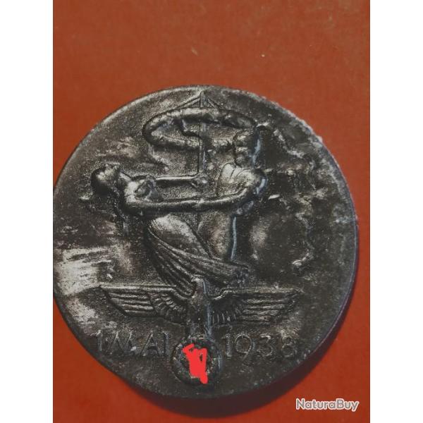 (6) - Insigne de journ�e Allemande lll �me REICH Ann�e  1 MAI 1938