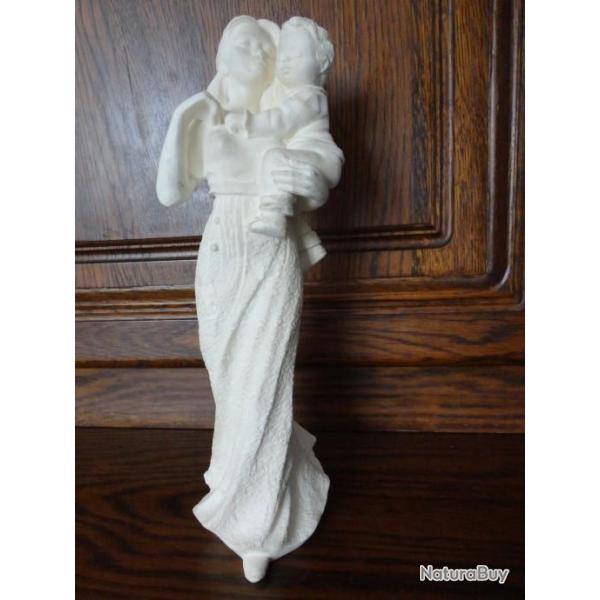Statue Femme et enfant