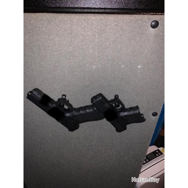 Support / crochet pour pistolet ou r�volver � visser ou � coller