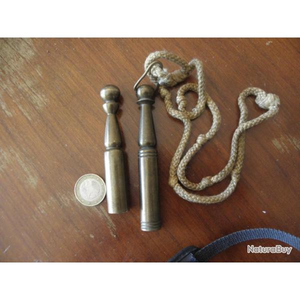 2 vintage quille militaire hauteur 10 et 9 cm