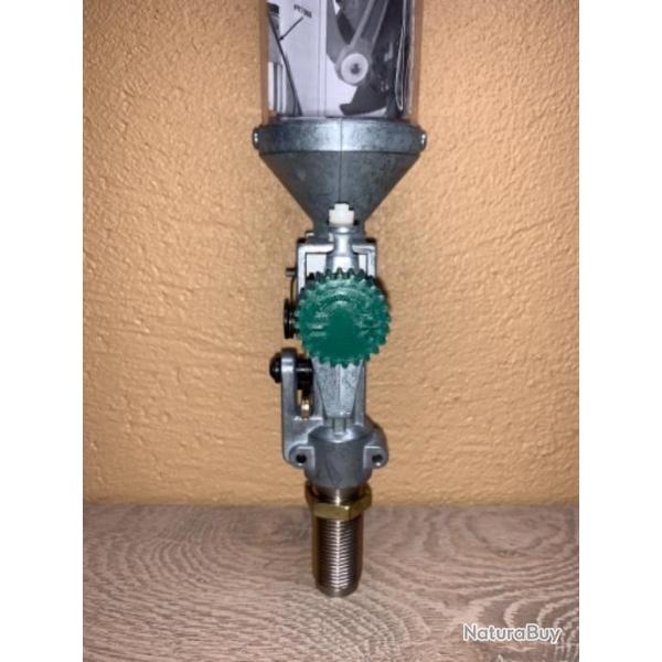 Vis de r�glage verte fonc� pour doseuse � poudre dillon 550, XL 650, XL 750, XL 1050, RL 1100