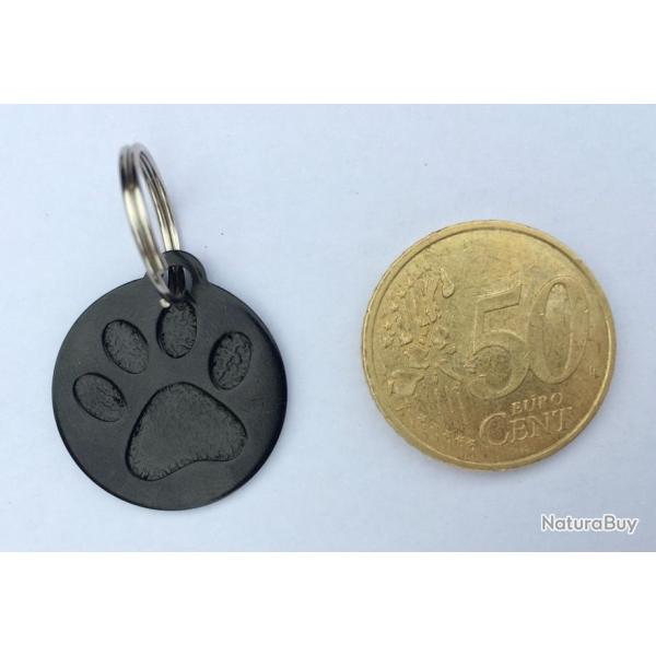 MEDAILLE Grav�e chien moyen noire 25 mm "patte" en relief alu personnalisation offerte