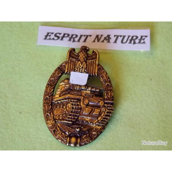 insigne des unit�s blind�es 1940.reproduction ww2 effet bronze