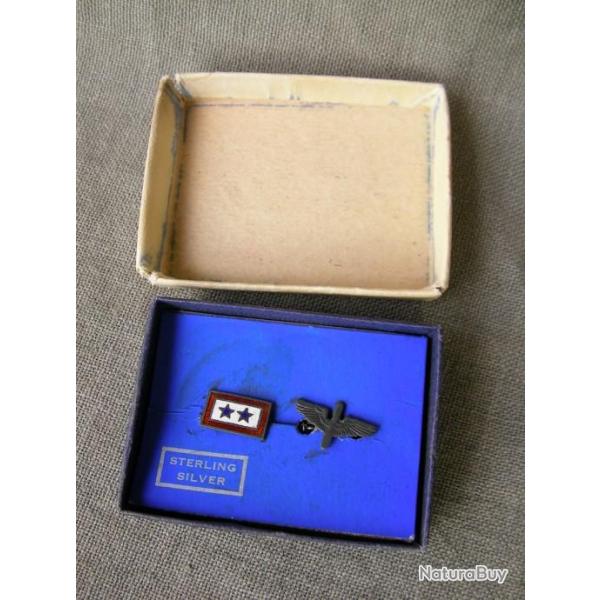 WW2 US 2 INSIGNES AMRICAINES" PROP AND WINGS " ET INSIGNE " 2 FILS EN SERVICE" DANS BOTE ORIGINALE