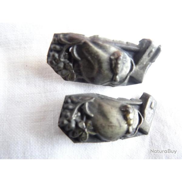 JM4) deux menuki ,, pour  sabre  japonais