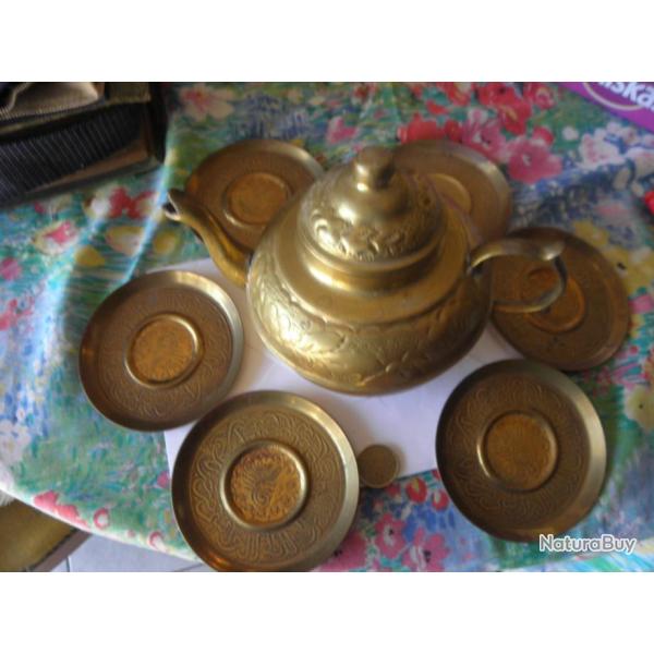 vintage thire et 6 soucoupes arabes