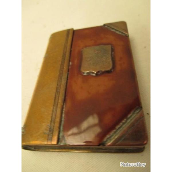 briquet de  poilu  laqu�   H 60mm sur 40 mm