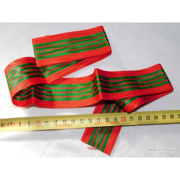 ANCIENNE COUPE RUBAN  MEDAILLE CROIX DE GUERRE 39-45  III� REPUBLIQUE ETAT NEUF 14 cm #.1