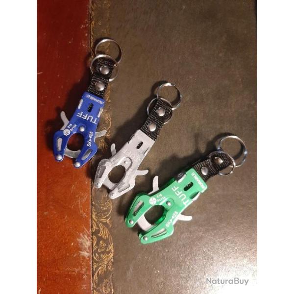 Mousquetton porte cl� style escalade pour sac ou accrochage rapide.