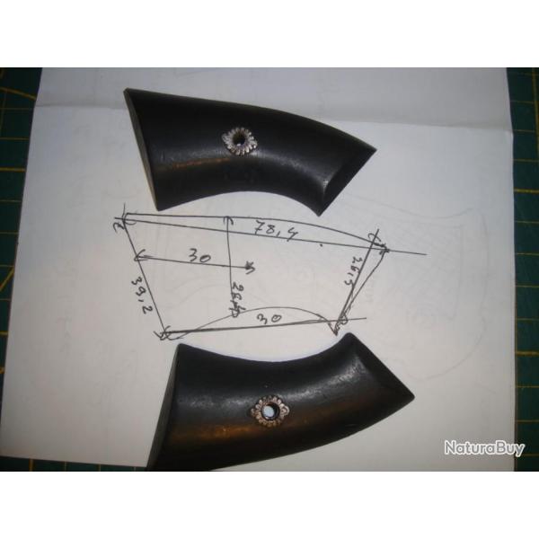 PLAQUETTE DE REVOLVER ANCIEN