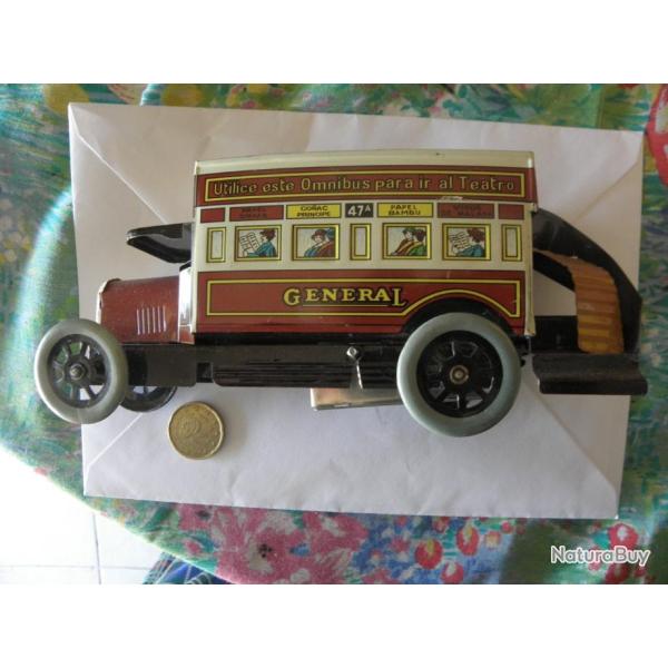 vintage reproduction de bus jouet en tole