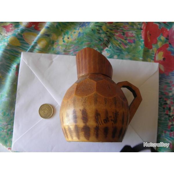 vintage  petit cruche rustique en bois