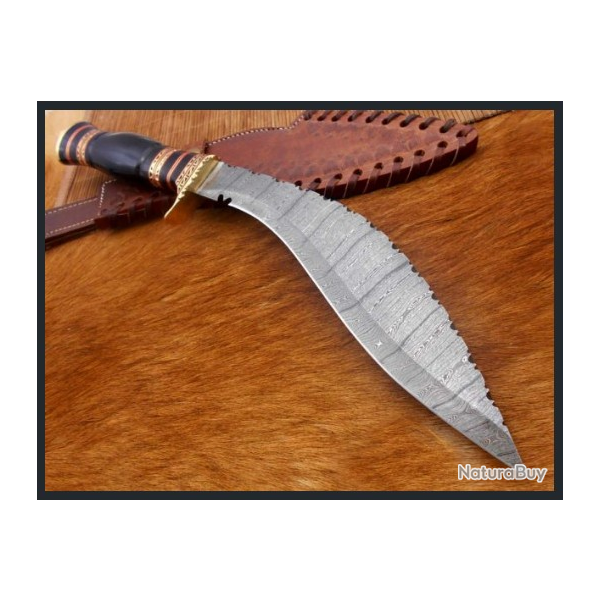 COUTEAU KUKRI EN ACIER DAMAS DE 38.10 cm DE LONG Mod�le Corne de Taureau