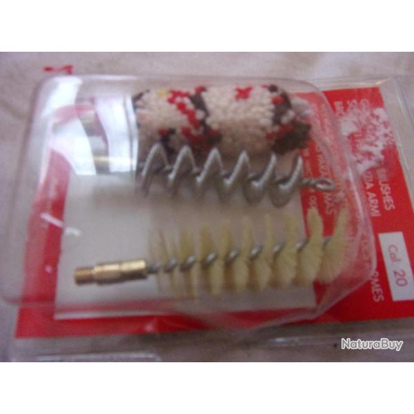 lot de trois brosses calibre 20