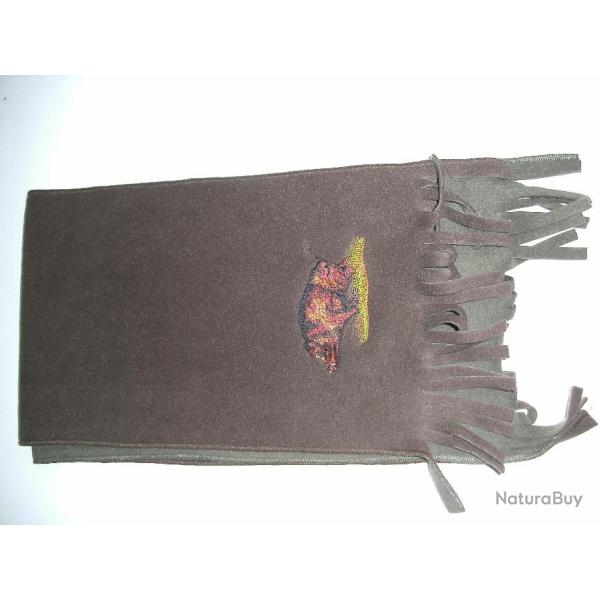 ECHARPE TYPE POLAIRE VERT AVEC BRODERIE SANGLIER